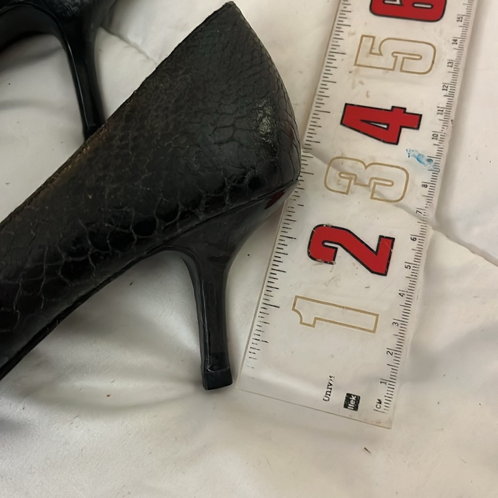 Black peep toe heels - Picture 4 of 5